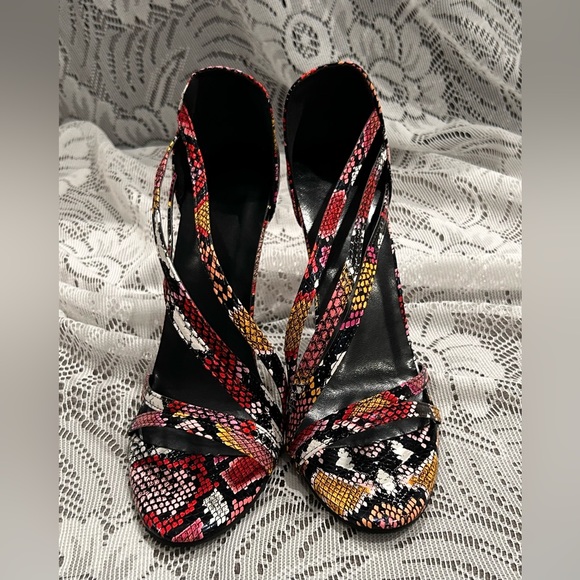 Strappy pink and red vegan snakeskin heel NIB size 39 (size 8 .5 US) - Picture 2 of 11